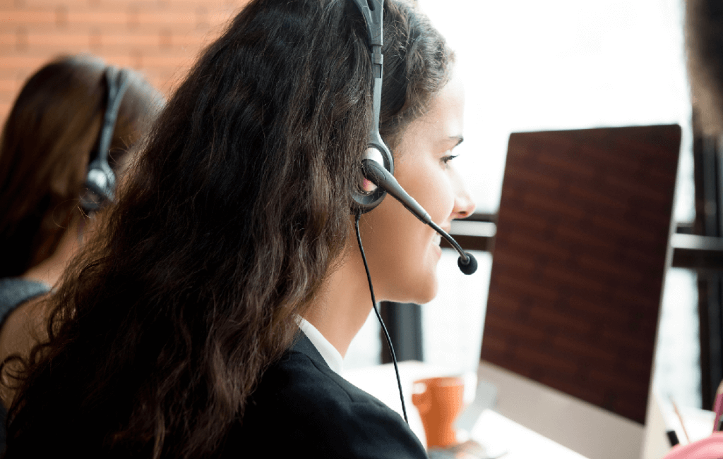 Virtual office solutions include live receptionists to handle your calls